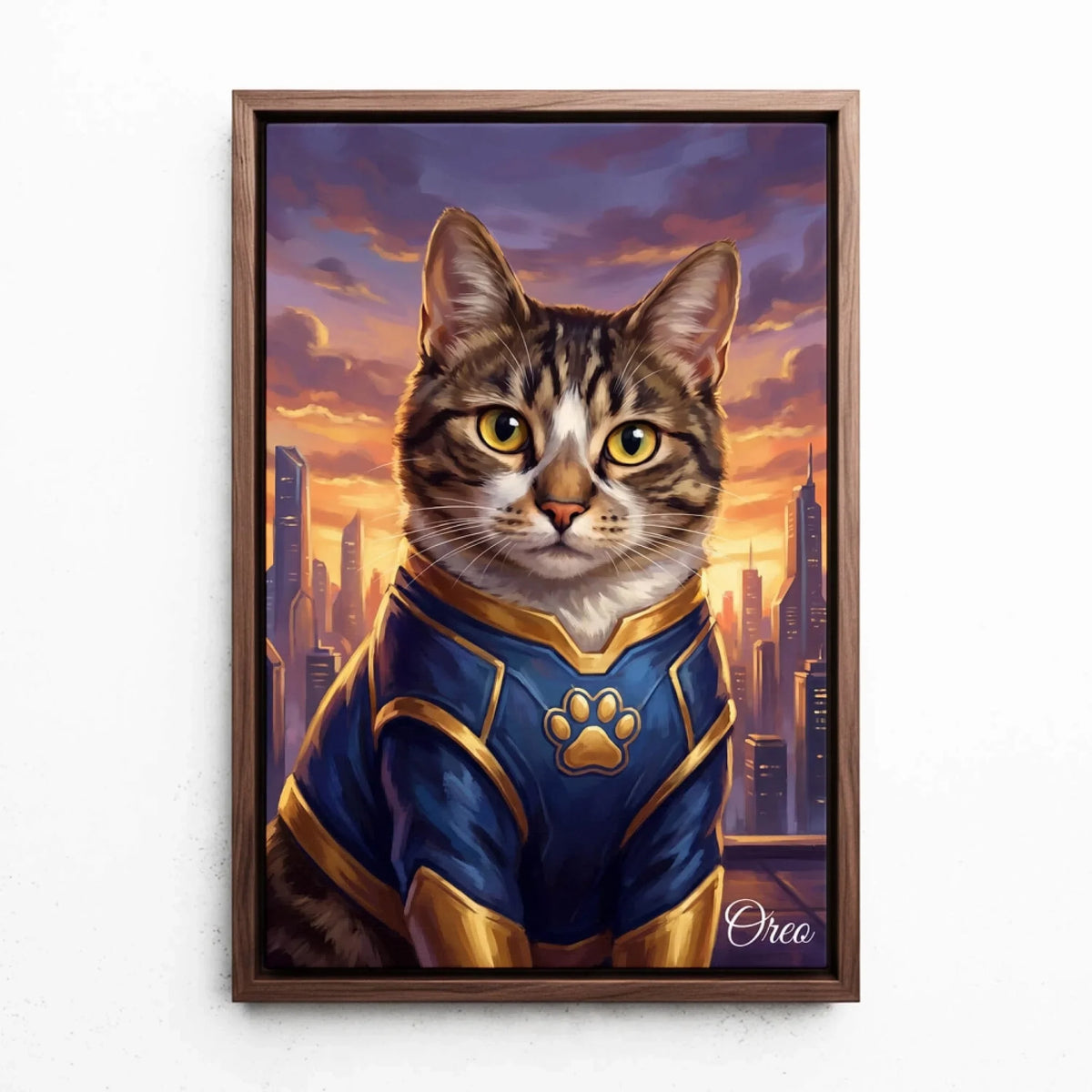 Kattenportret als superheld van je foto - canvas met walnoten lijst